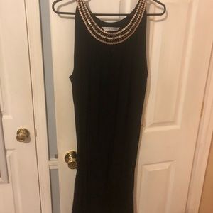 Black sleeveless dress with keyhole size L.